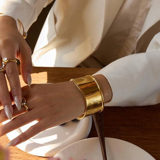 Gildspire Twist Cuff