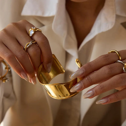Gildspire Twist Cuff